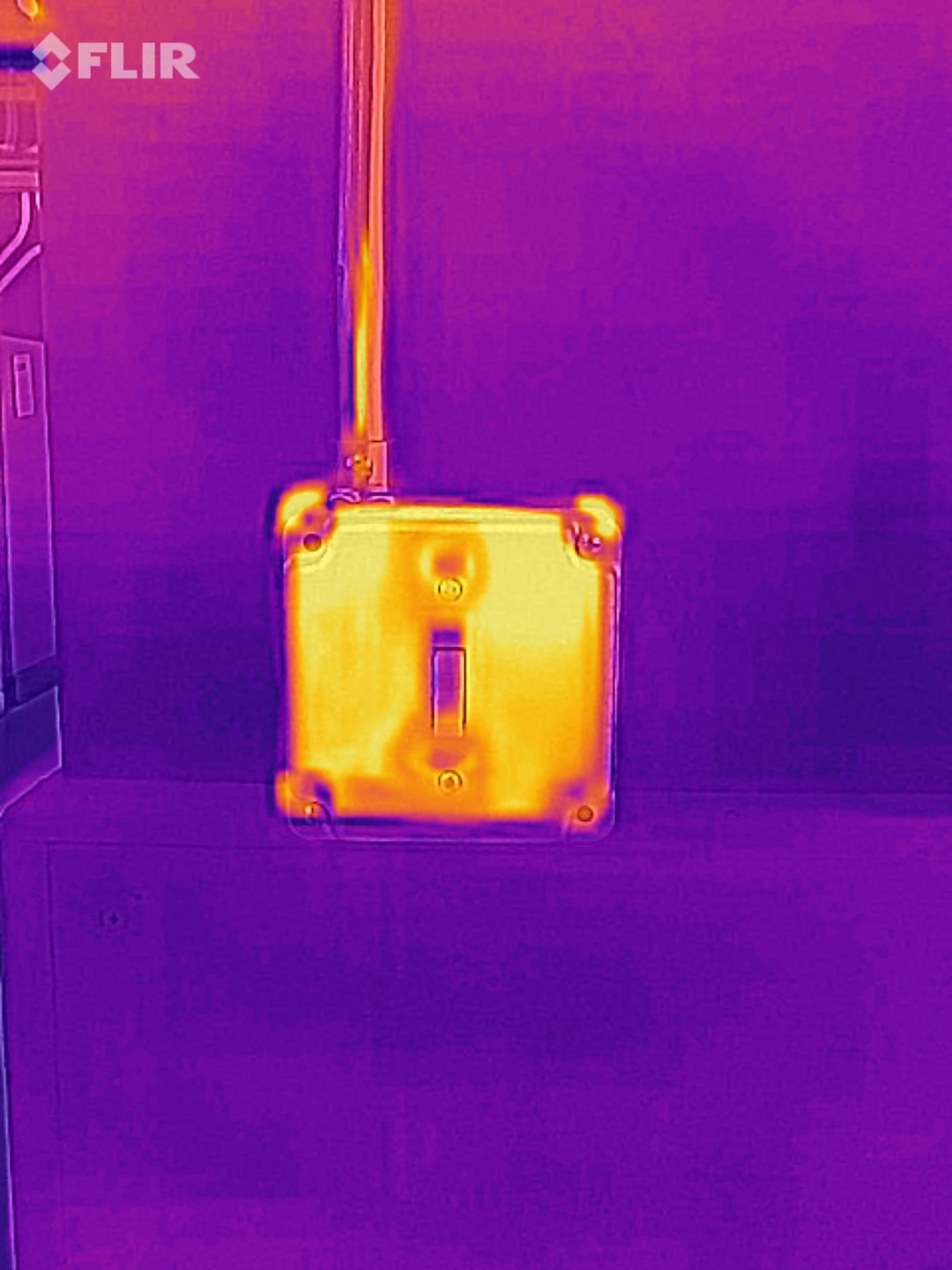 LIGHT FLIR ONE Pro.jpg